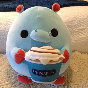 NWOT 2016 Zuru Inc Cinnabon Snackles LARGE Deadstock Collectible Plush Kidcore